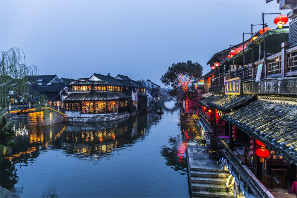戰(zhàn)略規(guī)劃分析：村民不滿古鎮(zhèn)收門票，指引游客逃票