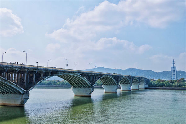 長(zhǎng)沙湘江特大橋突發(fā)大火，組織規(guī)劃管理有何啟示？
